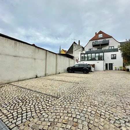 Juraperle - Historisch Und Modern - 3 *