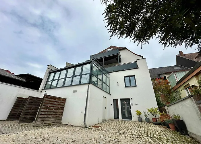 Juraperle - Historisch Und Modern - 3 *